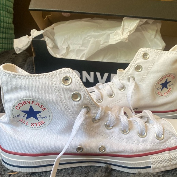 NIB Unisex Converse Chucks - Picture 4 of 11